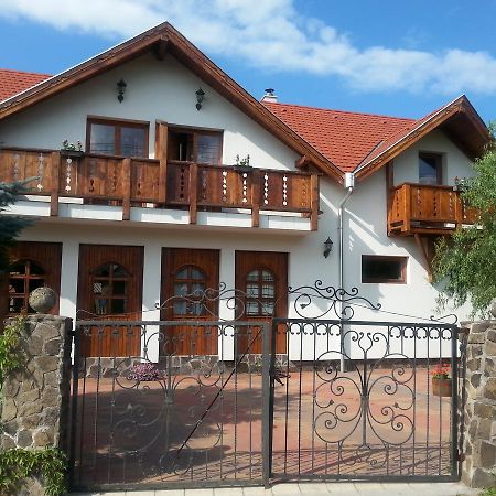 Bed and Breakfast Felso Fogado Felsotold Екстер'єр фото