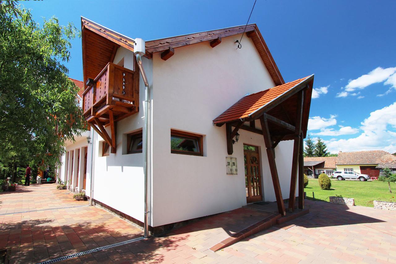 Bed and Breakfast Felso Fogado Felsotold Екстер'єр фото